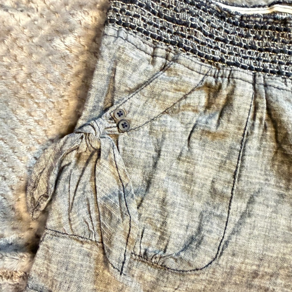 Candies Womens Smocked Waist Shorts Blue Chambray Side Tie CC41C04D Size 7 NWT - Picture 5 of 9